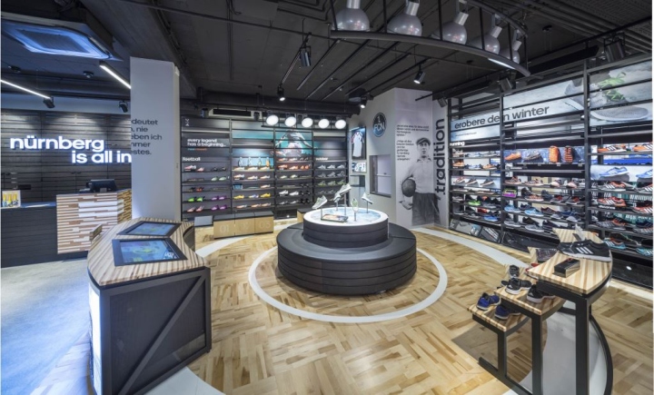Ý tưởng thiết kế shop thời trang thể thao Adidas